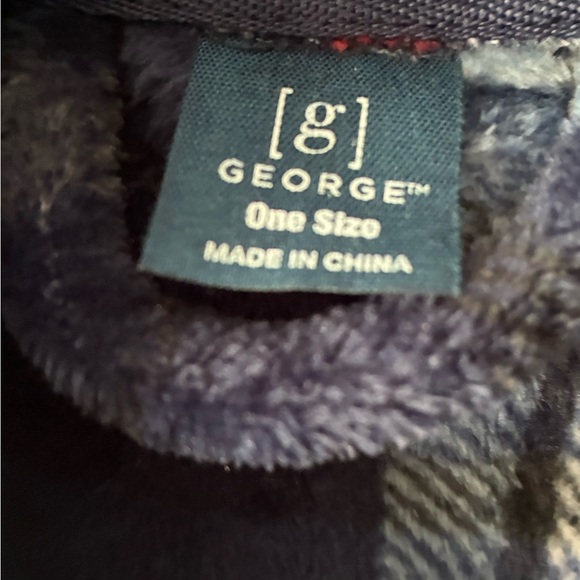 Plaid Long Sleeve Robe - Picture 2 of 5